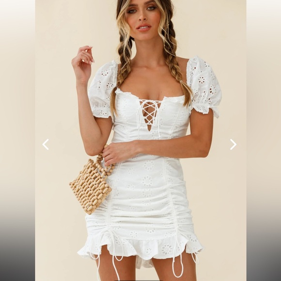 Selfie Leslie Dresses & Skirts - NWT SELFIE LESLIE La Quinta White Eyelet Lace Ruched Mini Dress w Puff Sleeves